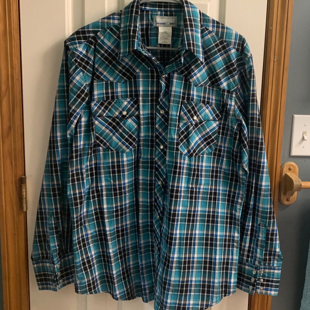 Wrangler Blue and Black Plaid Pearl Snap Shirt